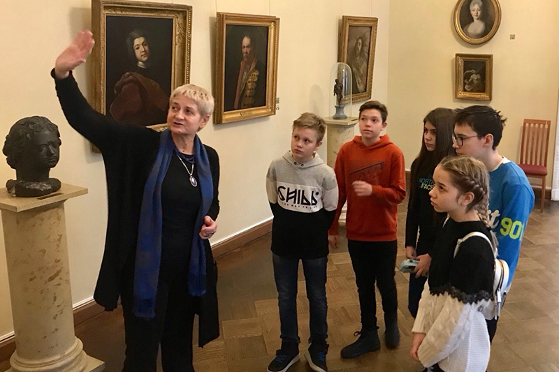 6 класс на выставке в Русском музее