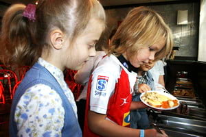 Шведский стол в начальной школе