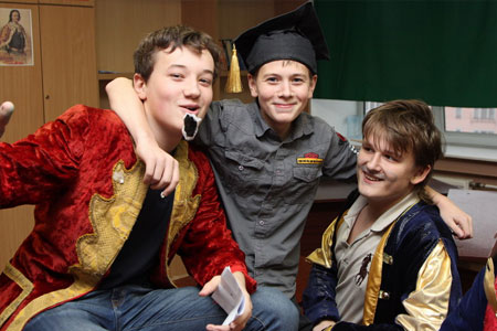 Школьники старшей бизнес-школа «Взмах», Кировский район спб.