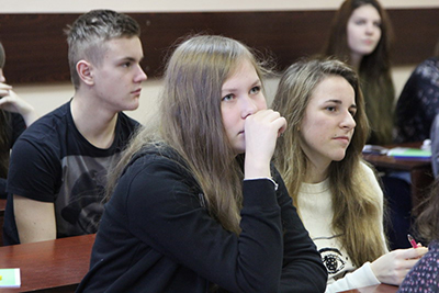 Экономические развивающие игры. Старшая бизнес-школа «Взмах» с углубленным английским языком.