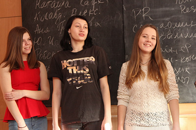 Экономические развивающие игры. Старшая бизнес-школа «Взмах» с углубленным английским языком.