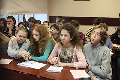 Экономические развивающие игры. Старшая бизнес-школа «Взмах» с углубленным английским языком.