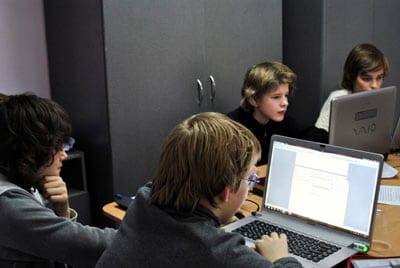 Старшая бизнес-школа «Взмах» с углубленным английским языком, Кировский район спб – Компютерное тестирование