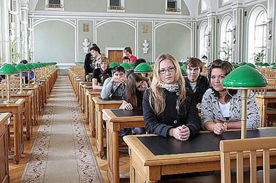 Старшая бизнес-школа «Взмах» с углубленным английским языком, Кировский район спб. В библиотеке