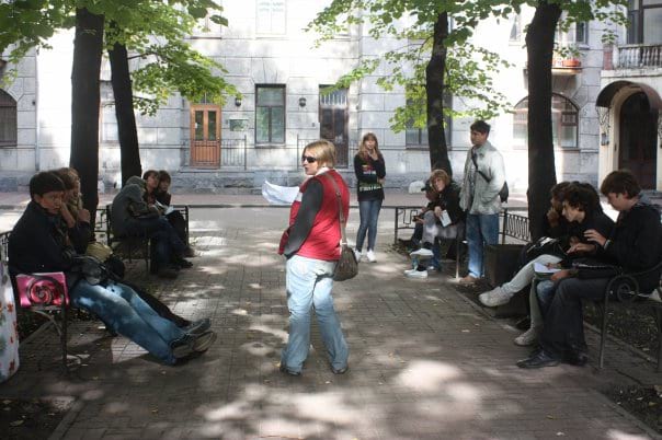 Экскурсии и прогулки по спб. Старшая бизнес-школа «Взмах» с углубленным английским языком, Кировский район спб.