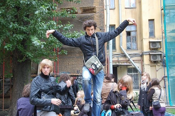 Экскурсии и прогулки по спб. Старшая бизнес-школа «Взмах» с углубленным английским языком, Кировский район спб.