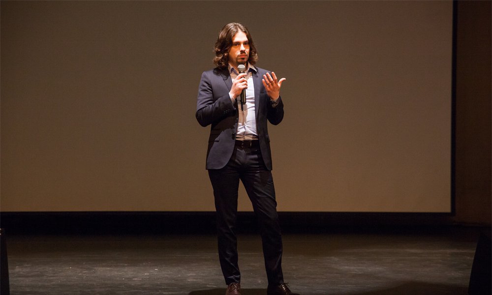 Наш спонсор Advance