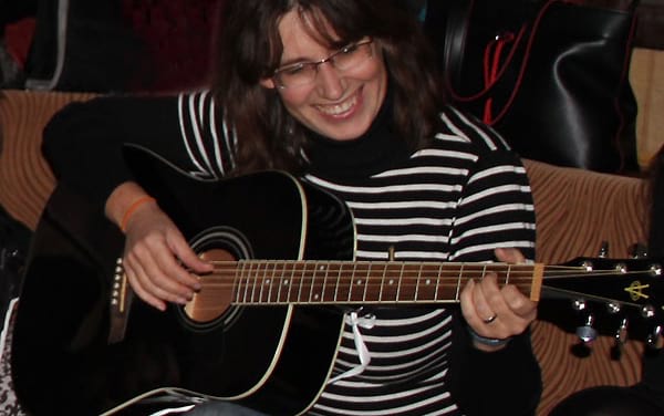 обучение игре на гитаре