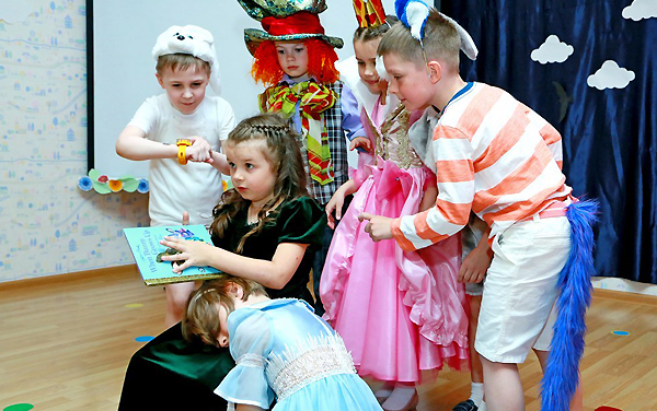 оживленная сцена