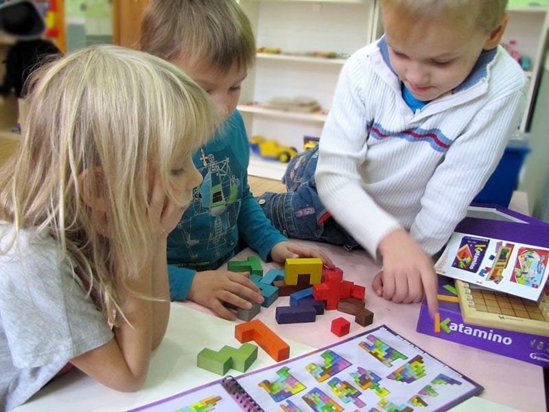 Частный детский сад «Взмах» в Центральном районе – деревянная головоломка-конструктор «Катамино»