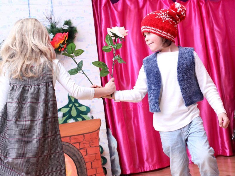 Частный детскай сад – Новогодний праздник в подготовительной группе