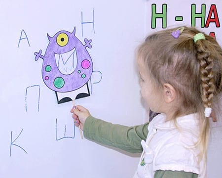 Частный детский сад «Взмах» на ул. Кораблестроителей, Василеостровский район - учимся писать