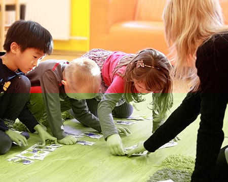 Частный детский сад «Взмах» на ул. Кораблестроителей, Василеостровский район - играем с карточками