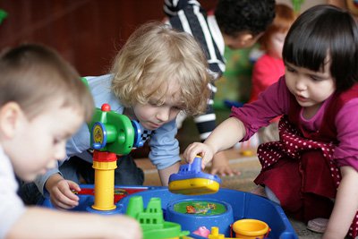 Частный детский сад при бизнес школе Взмах. С увлечением конструируем