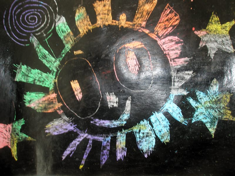 Частный детский сад «Взмах», Кировский район. Картины детей ИЗО студии «Веселые картинки». Преподователь – Крылова Светлана.