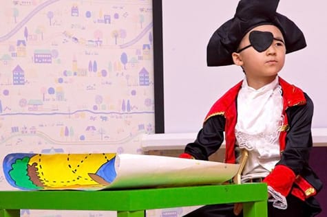 Частный детский сад «Взмах» – Собственный английский театр.