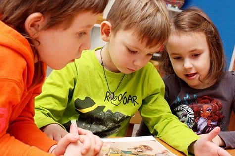 Частный детский сад «Взмах» – Science, History of Great Britain, Messy Play, Nursery Rhyme Time, Cooking Class, занятия в монтессори-среде