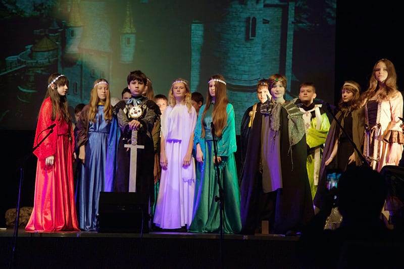 Сцена из спектакля «Король Артур»