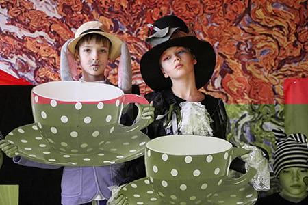 «Алиса в Стране чудес». Безумное чаепитие