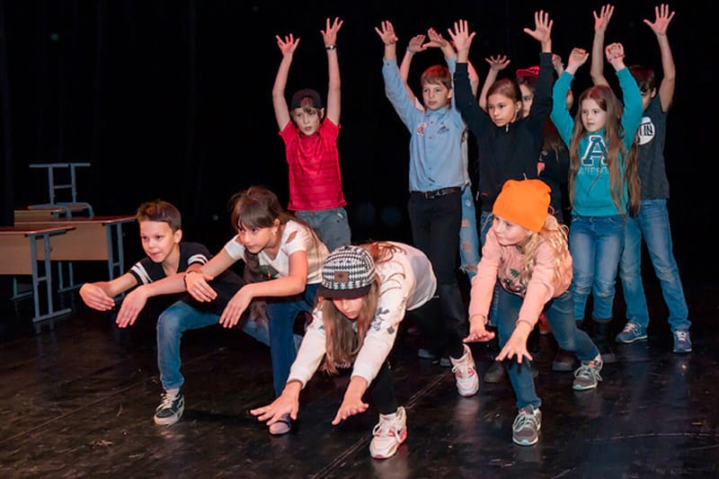 Ребенку не хочется скучать, ему некогда баловаться