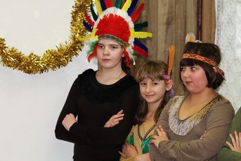 Частная начальная школа «Взмах» с углубленным английским языком, Кировский район спб – Театральное выступление школьников