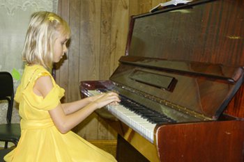 Частная начальная школа «Взмах» с углубленным английским языком, Кировский район спб – музыкальные занятия